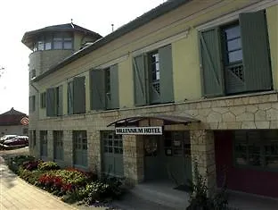 Hotel Millennium 3*