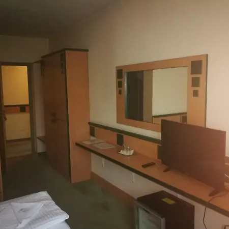 Hotel Millennium